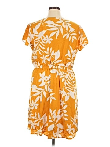 Old Navy Casual Dress (view 2)