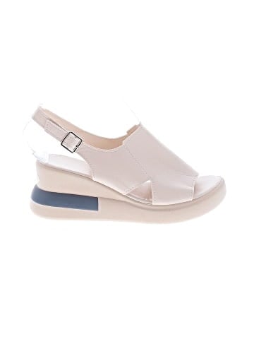 Unbranded Wedges (view 1)