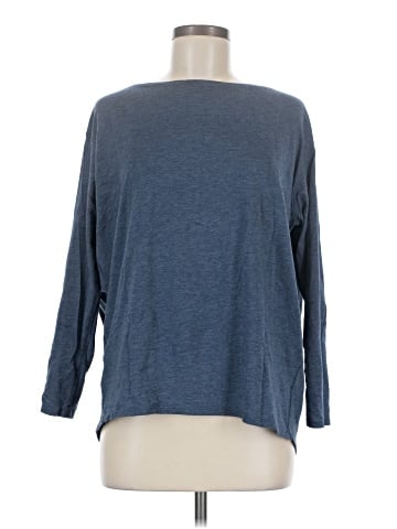 Lululemon Athletica 3/4 Sleeve T-Shirt (view 1)