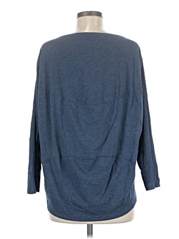 Lululemon Athletica 3/4 Sleeve T-Shirt (view 2)