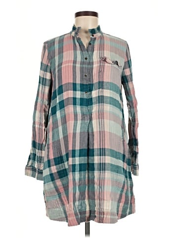 Ann Taylor LOFT Outlet Long Sleeve Button-Down Shirt (view 1)