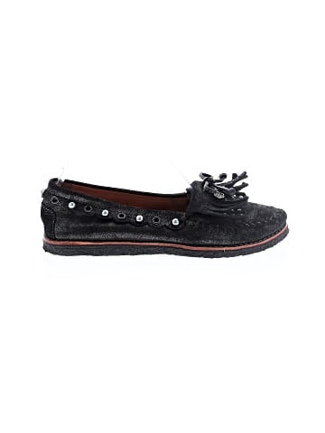 Coach Flats (view 1)