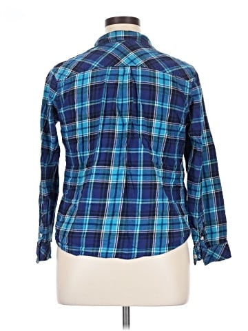 Croft & Barrow Long Sleeve Button-Down Shirt (view 2)