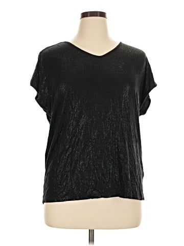 Maurices Short Sleeve T-Shirt (view 1)