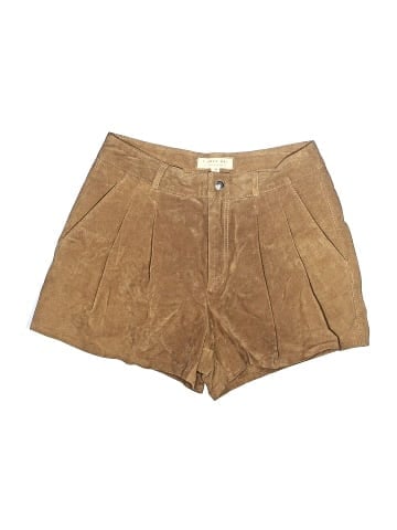 I Love H81 Shorts (view 1)