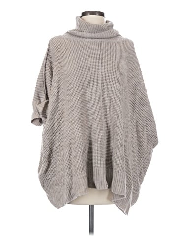 Alya Poncho (view 1)
