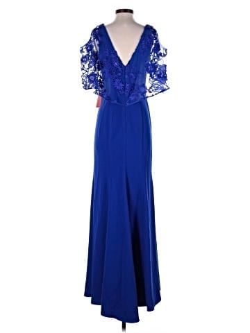 Carmen Marc Valvo Cocktail Dress (view 2)