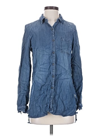 Maurices Long Sleeve Button-Down Shirt (view 1)