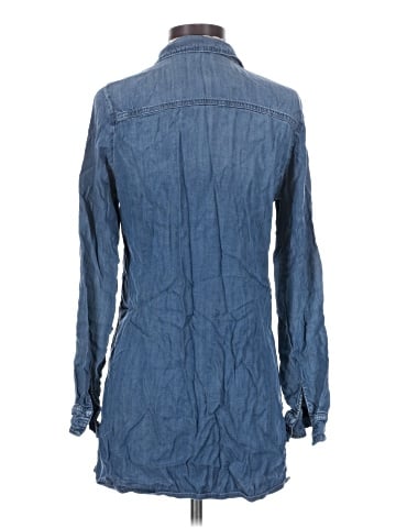 Maurices Long Sleeve Button-Down Shirt (view 2)