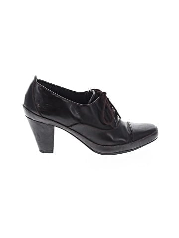 Clarks Heels (view 1)