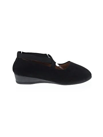 Unbranded Flats (view 1)
