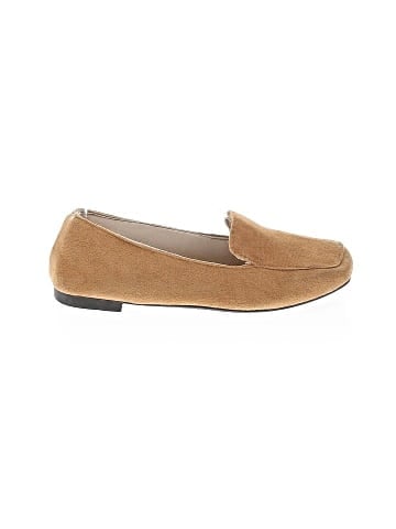 Unbranded Flats (view 1)