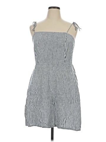 Old Navy Casual Dress (view 1)