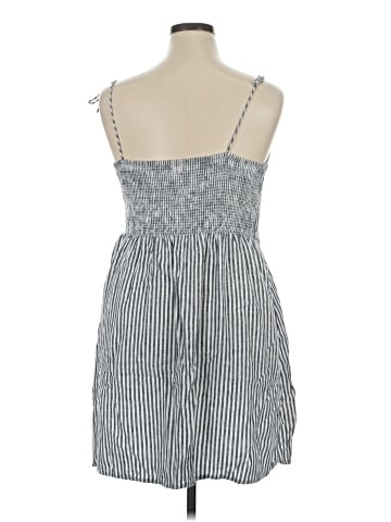 Old Navy Casual Dress (view 2)