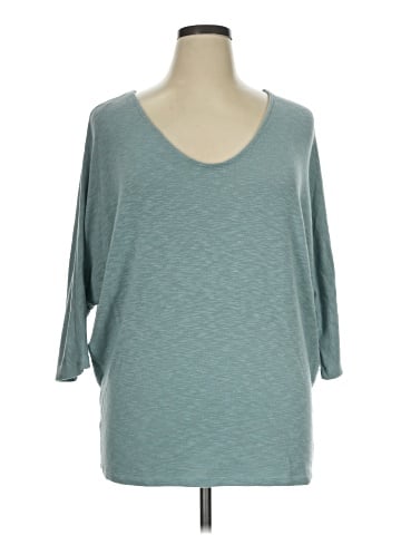 Laila Jayde Pullover Sweater (view 1)