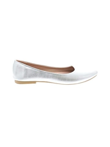 Unbranded Flats (view 1)