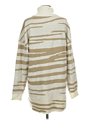 Le Lis Casual Dress (view 2)