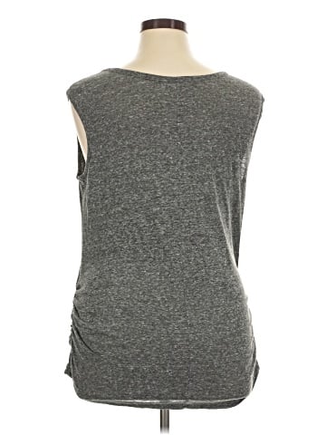 Old Navy - Maternity Sleeveless T-Shirt (view 2)