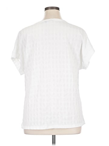 Dokotoo Short Sleeve T-Shirt (view 2)