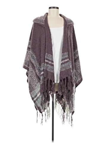 Simply Noelle Poncho (view 1)