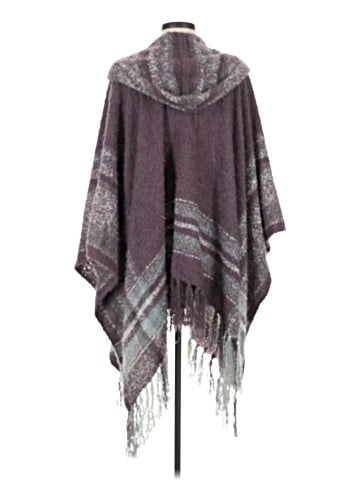 Simply Noelle Poncho (view 2)