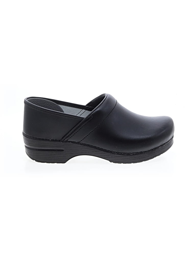 Pre-owned Dansko Mule/clog In Black