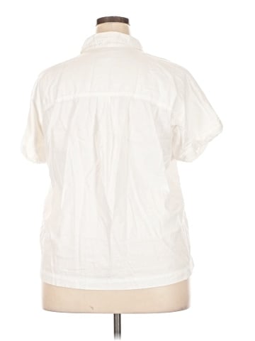 Universal Thread Short Sleeve Button-Down Shirt (view 2)