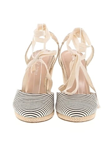 Kelly & Katie Wedges (view 2)