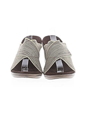 Unbranded Wedges (view 2)