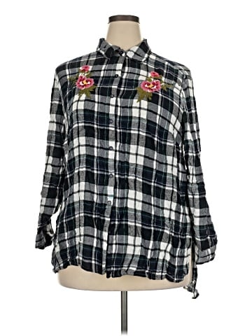 Charlotte Russe Long Sleeve Button-Down Shirt (view 1)