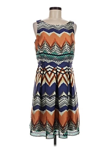 Isabel & Nina Casual Dress (view 1)