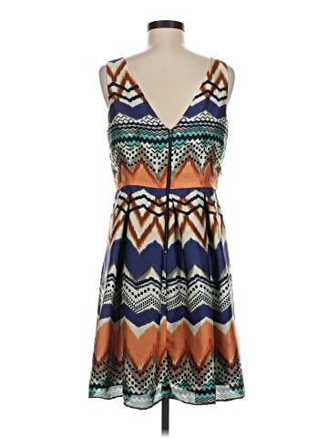 Isabel & Nina Casual Dress (view 2)