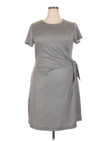 Croft & Barrow Casual Dress (view 1)