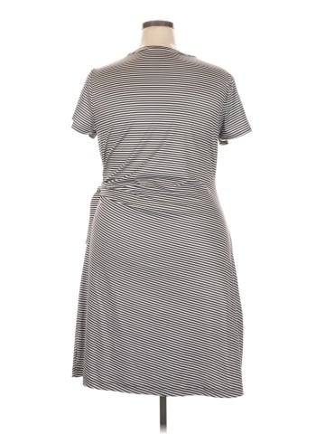 Croft & Barrow Casual Dress (view 2)