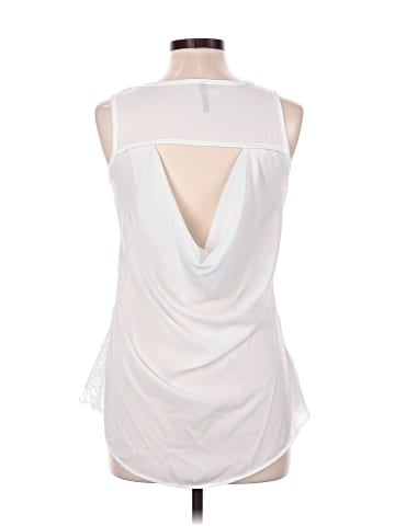 Yoyo5 Sleeveless Blouse (view 2)