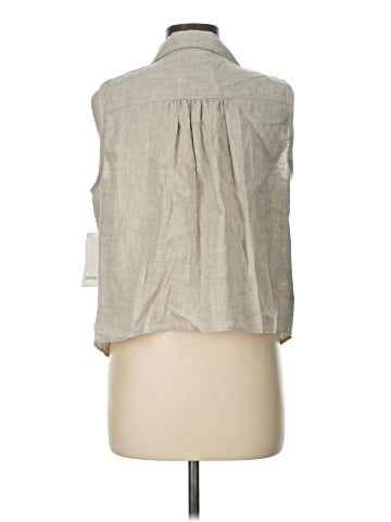 Karen Kane Sleeveless Button-Down Shirt (view 2)