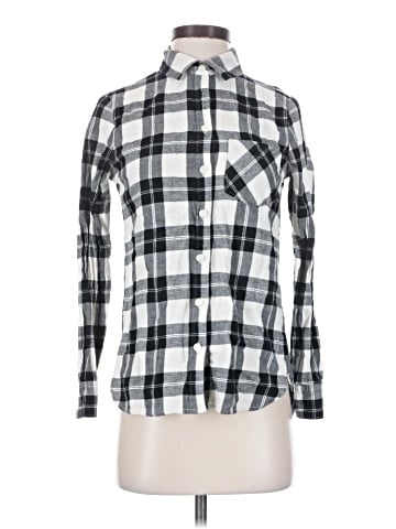 Old Navy Long Sleeve Button-Down Shirt (view 1)