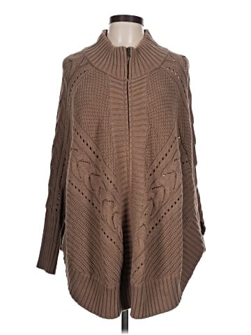Simply Noelle Poncho (view 1)