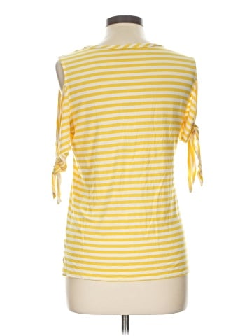 Cha Cha Vente Short Sleeve Top (view 2)