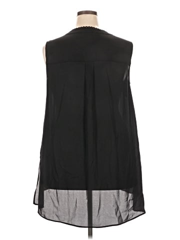 DR2 Sleeveless Blouse (view 2)
