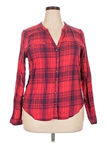 Maurices Long Sleeve Button-Down Shirt (view 1)