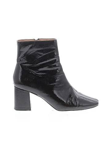 Journee Collection Ankle Boots (view 1)