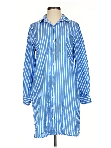 Old Navy Long Sleeve Button-Down Shirt (view 1)