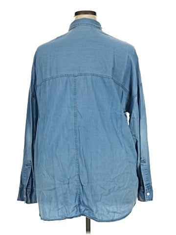 Old Navy Long Sleeve Button-Down Shirt (view 2)