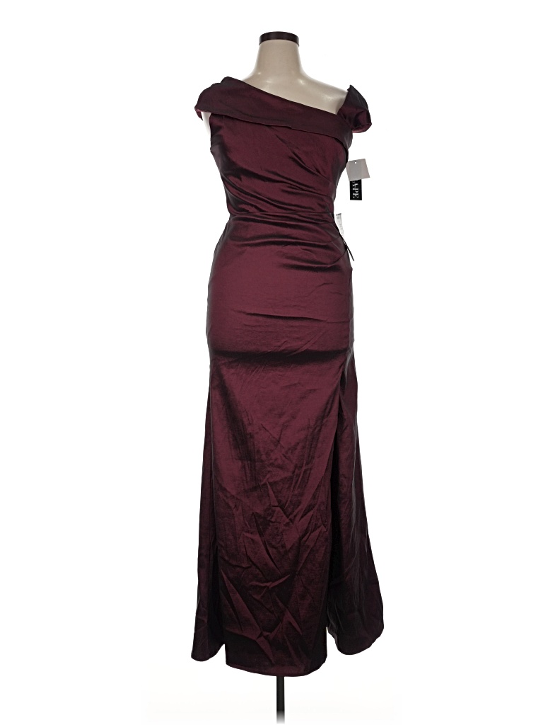 Pre-owned Xscape Cocktail Dress In Burgundy
