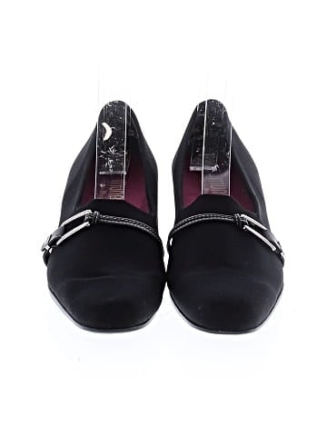 Munro American Heels (view 2)