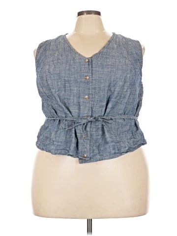 Lee Sleeveless Button-Down Shirt (view 1)