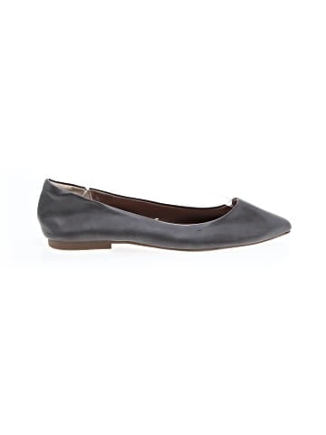 Amazon Essentials Flats (view 1)