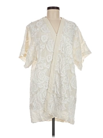 Akemi + Kin Kimono (view 1)