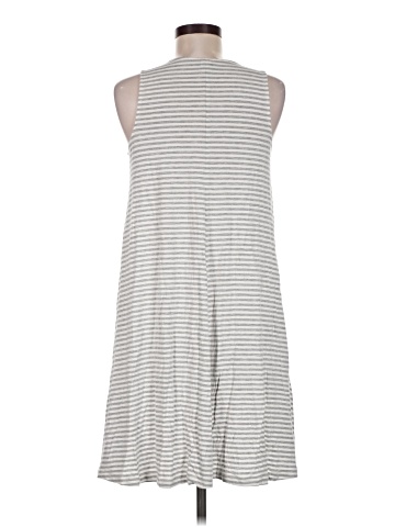 Old Navy Casual Dress (view 2)